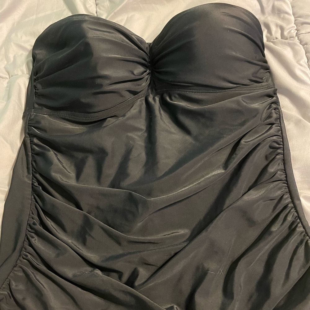 H2Oh! black swimsuit top